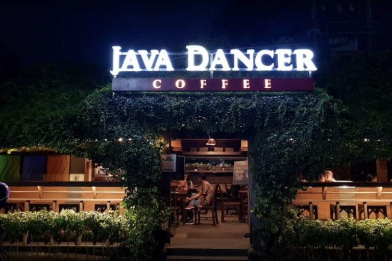 √ 10 Cafe Keren di Malang (Outdoor & Instagramable)