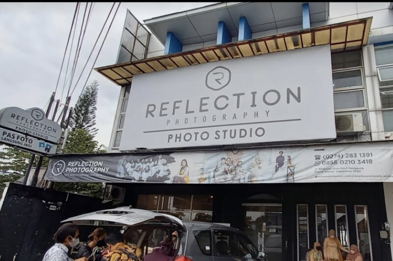 Reflection Photography Studio