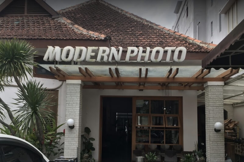 Modern Photo