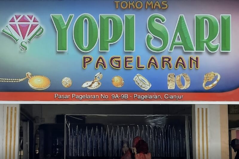 YOPI SARI - Pagelaran