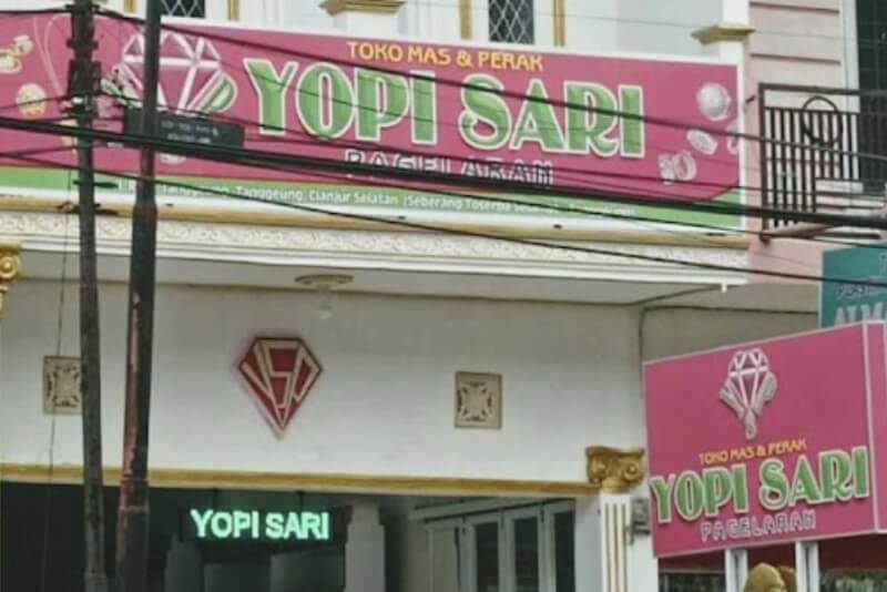 YOPI SARI