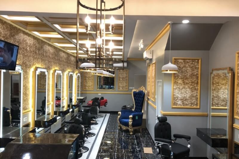 HIROS BARBERSHOP