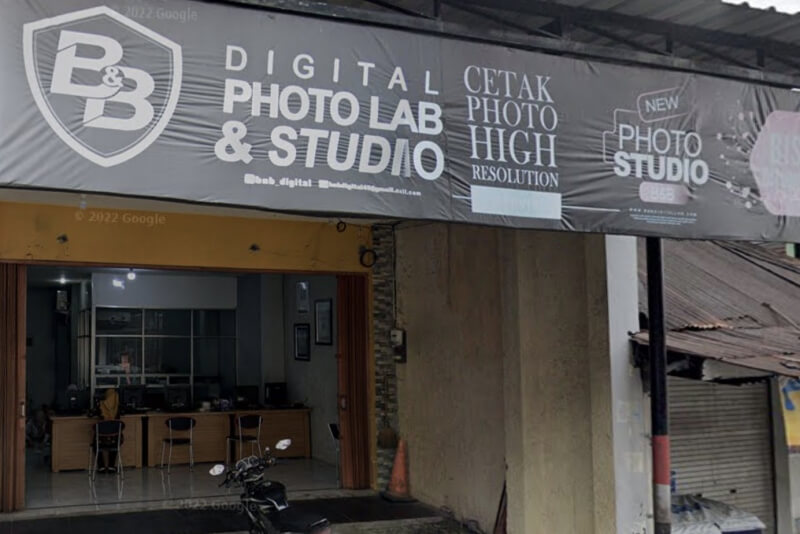 B&B DIGITAL PHOTO STUDIO N LAB