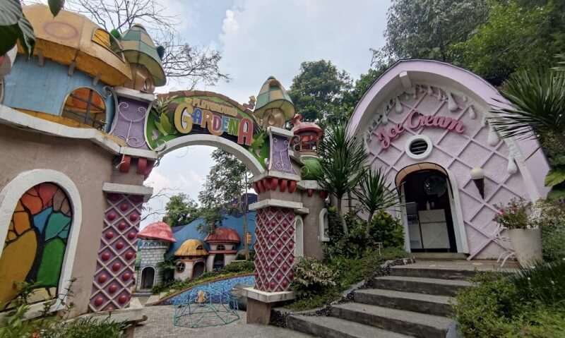 Famoso Garden Bandung